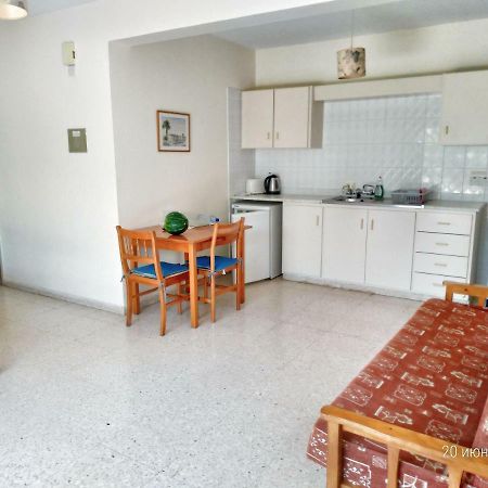 Constantaras Apartments Protaras Eksteriør billede