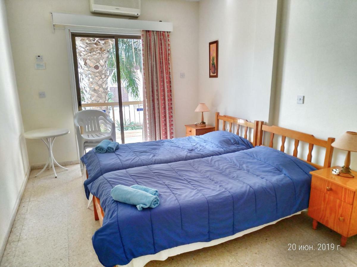 Constantaras Apartments Protaras Eksteriør billede